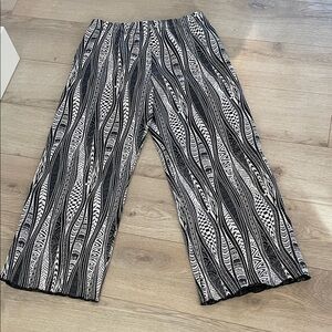 Haystacks- Black and White Patterned Wide-Leg Pants